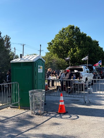A tailgate Porta and stadium exit Portas